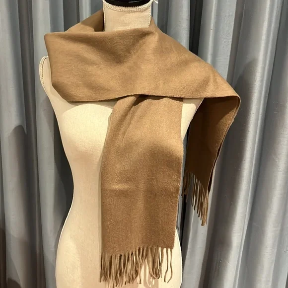Club Room Luxurious 100% Cashmere Fringed Tan or Camel Colored Scarf 60" x 12" - Picture 6 of 9